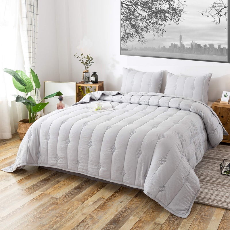 ANNA.Z HOME King Quilt Set, Lightweight Bedding Set, Silver Grey, Washed Soft Fabric, Boho Embroidered Coverlet, All-Season, Machine Washable, 3-Piece Set, 1 Quilt + 2 Shams (Light Grey, King Set) - Image 2